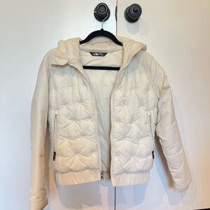 The North Face Cream Puffer Jacket Quilted Design